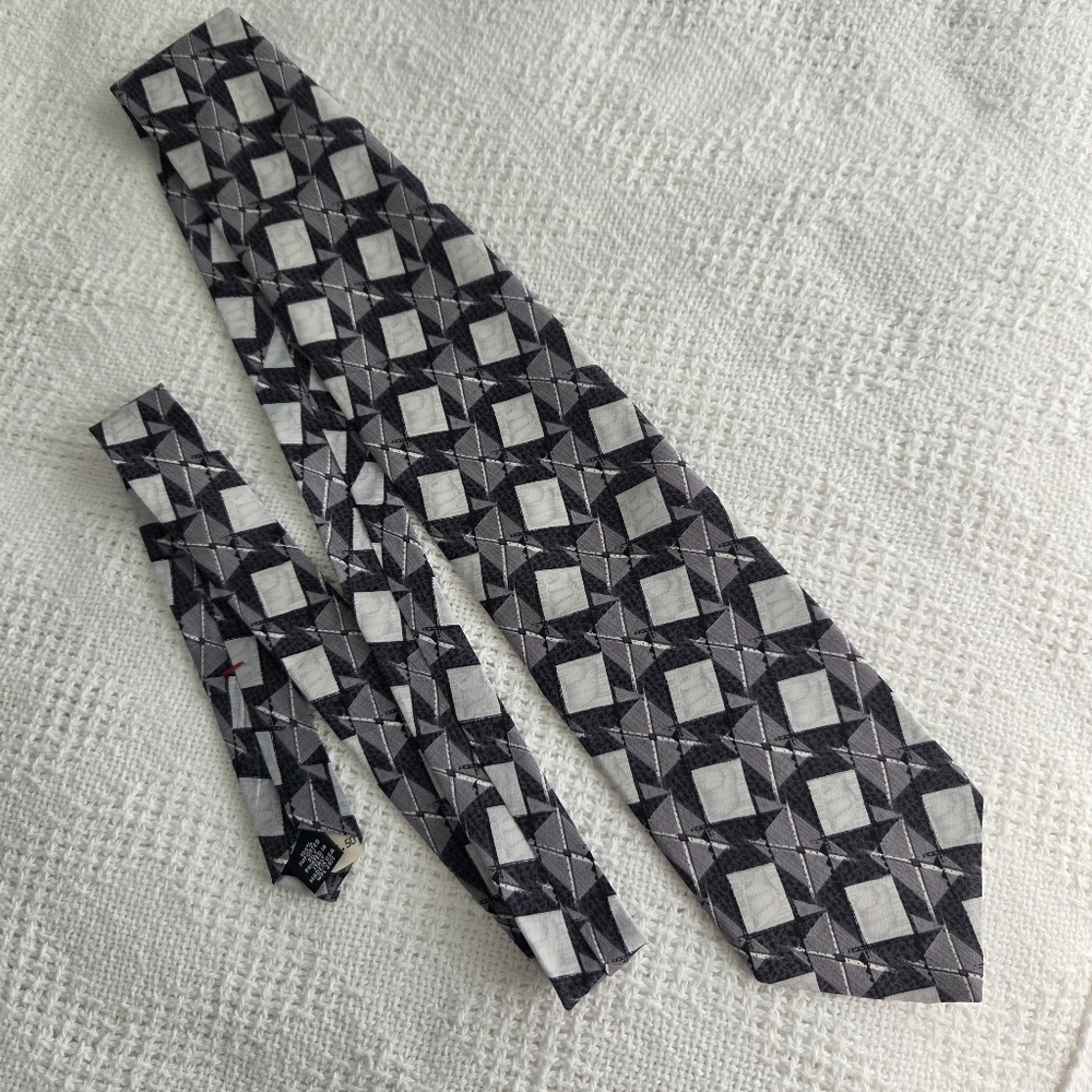 Zylos By George Machado Geometric Black and Gray Silk Tie
